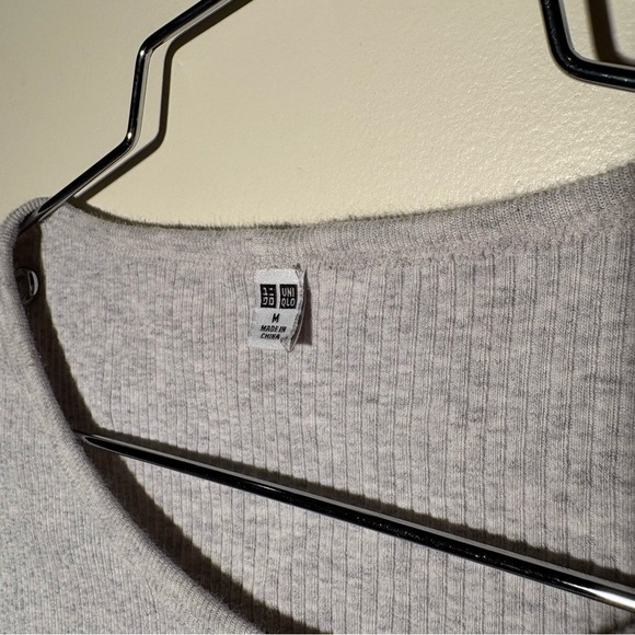 Uniqlo Gray Ribbed Crop Top Tee - Picture 5 of 7